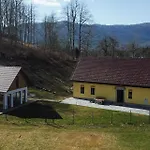 Kozler Estate - Historic & Private Kocevska Reka