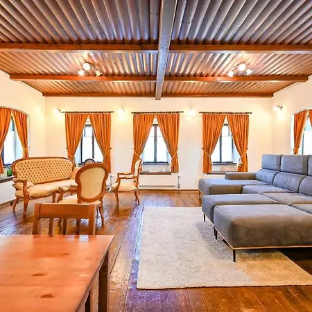 וילה Kozler Estate - Historic & Private